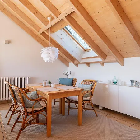 Storchennest Mit Grossem Balkon Und Panoramablick